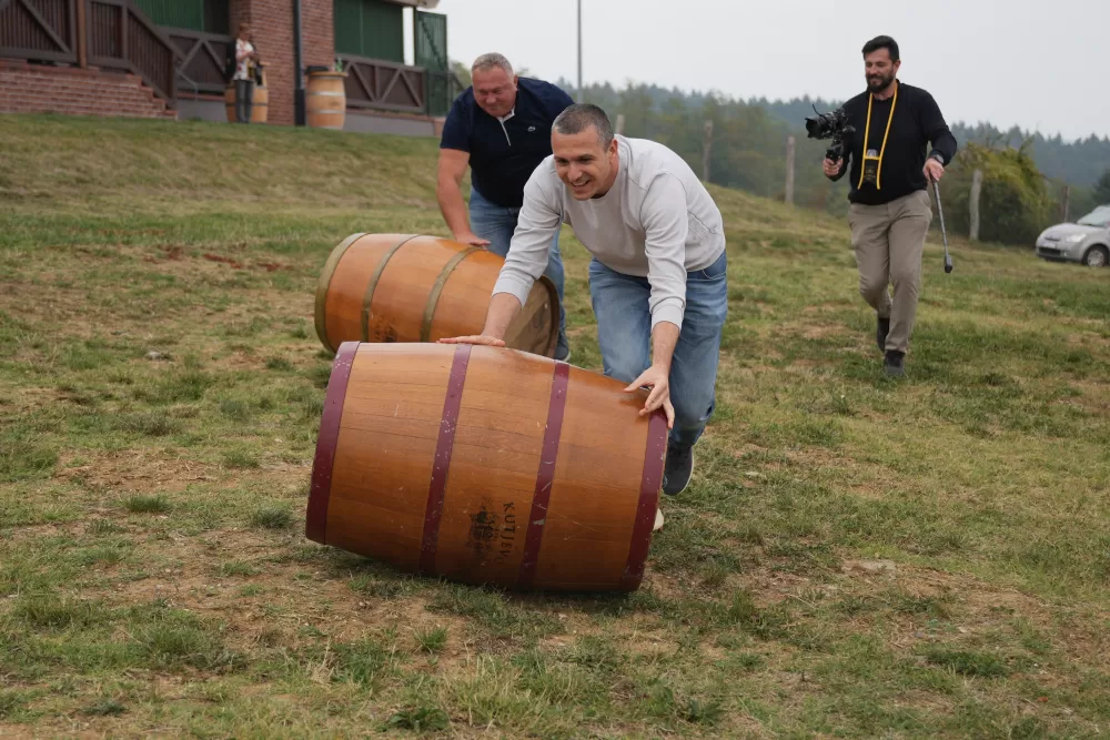 Požega.eu | (FOTOGALERIJA) Dan berbe u Vinariji Kutjevo d.d. uz zanimljiva natjecanja 