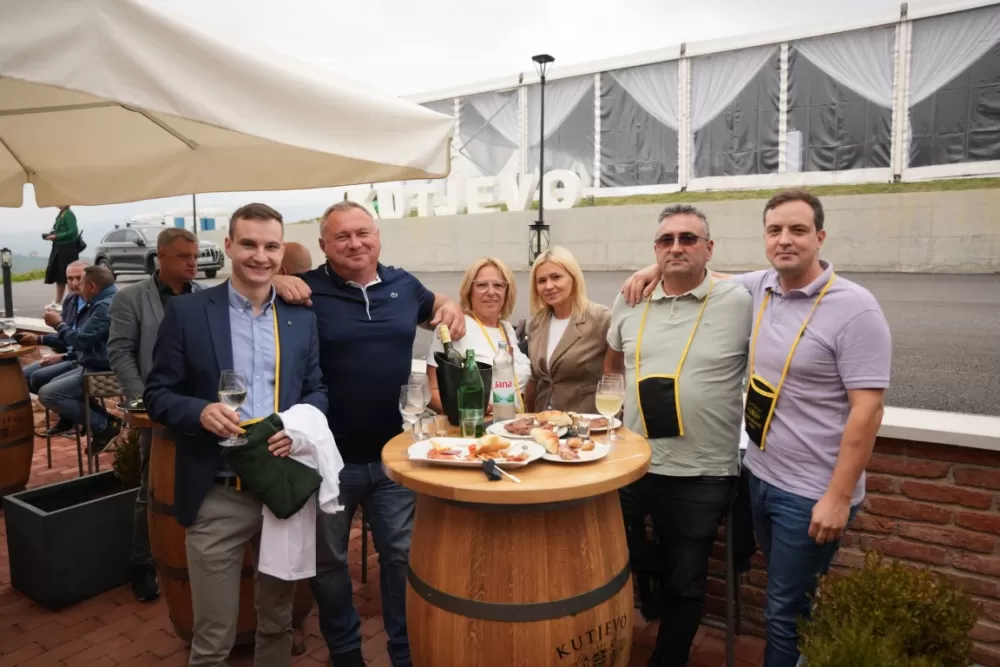 (FOTOGALERIJA) Dan berbe u Vinariji Kutjevo d.d. uz zanimljiva natjecanja 