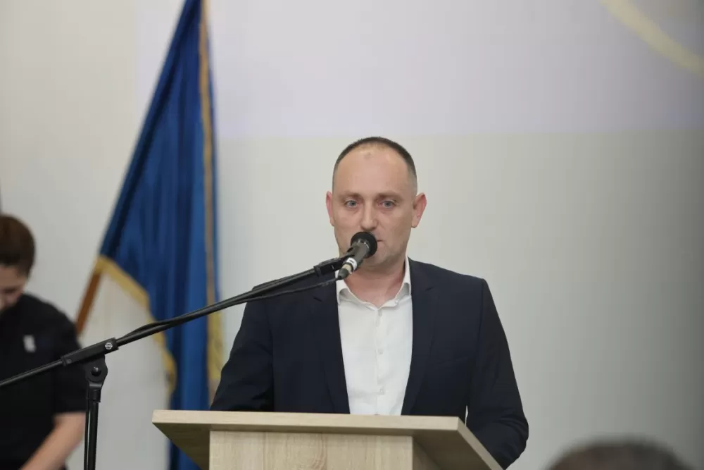 (FOTOGALERIJA) Dostojanstveno obilježen Dan policije u Brodsko-posavskoj županiji: Pijetet, zahvalnost i predanost službi
