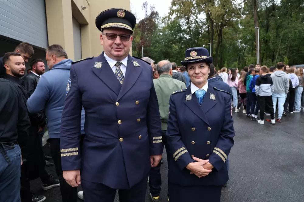 (FOTOGALERIJA) Dostojanstveno obilježen Dan policije u Brodsko-posavskoj županiji: Pijetet, zahvalnost i predanost službi
