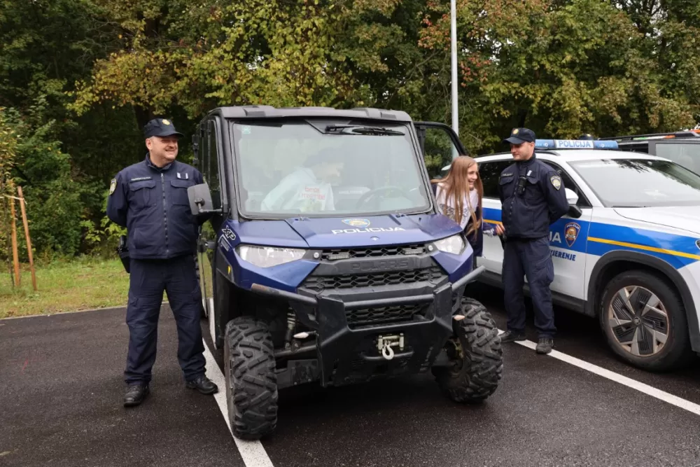 (FOTOGALERIJA) Dostojanstveno obilježen Dan policije u Brodsko-posavskoj županiji: Pijetet, zahvalnost i predanost službi