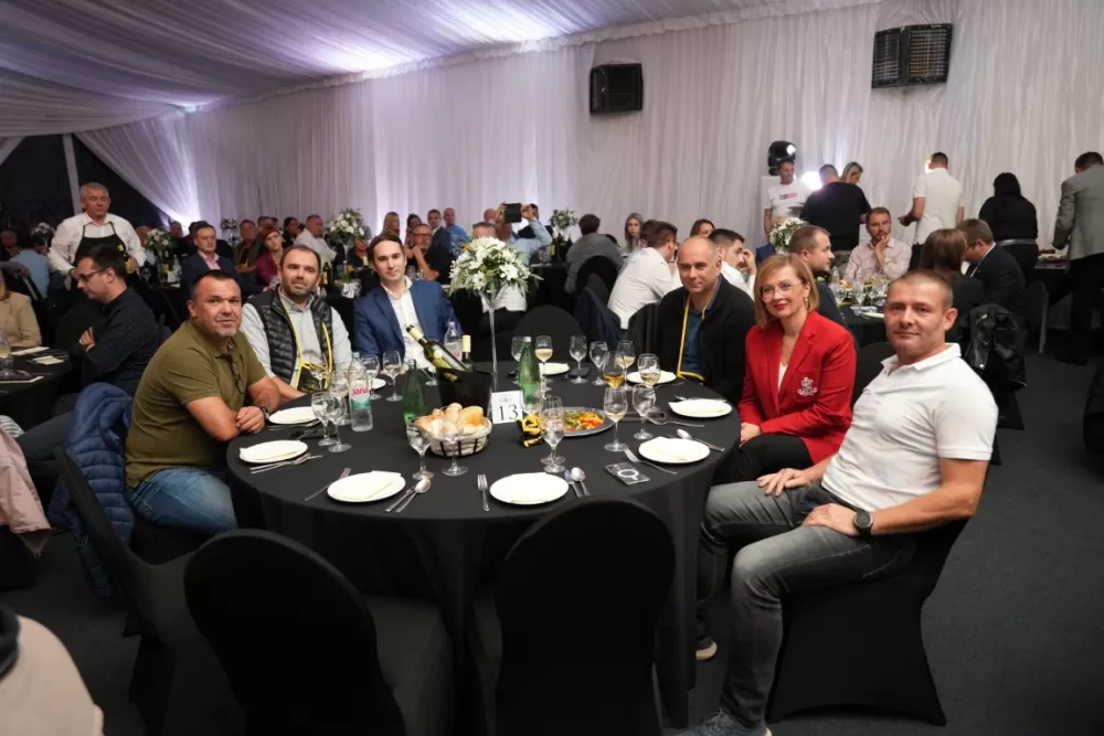Velika fešta za kupce i poslovne partnere u vinogradima Kutjeva d.d.: Uprizoreno i kako se nekad ʼgaziloʼ grožđe