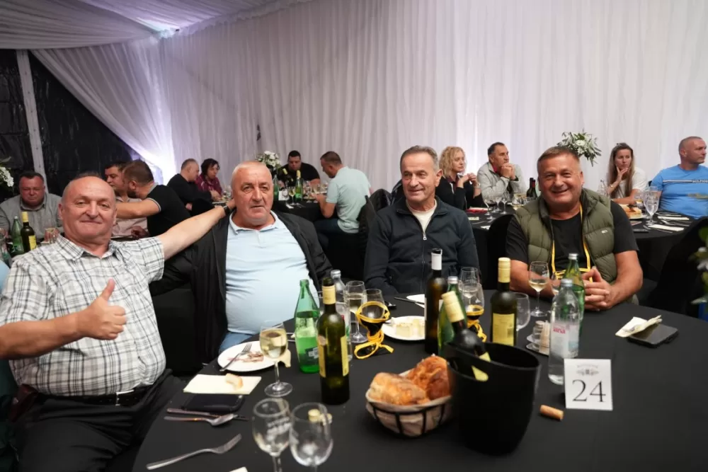 Velika fešta za kupce i poslovne partnere u vinogradima Kutjeva d.d.: Uprizoreno i kako se nekad ʼgaziloʼ grožđe