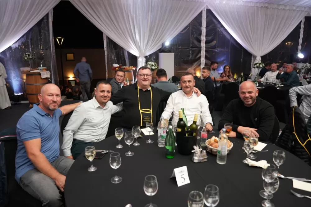 Velika fešta za kupce i poslovne partnere u vinogradima Kutjeva d.d.: Uprizoreno i kako se nekad ʼgaziloʼ grožđe