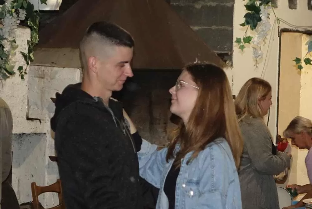 Slavonska fešta za pamćenje: Rođeni blizanci Bruno i Borna, slavilo se uz perje, pjesmu i 90. rođendan pradjeda
