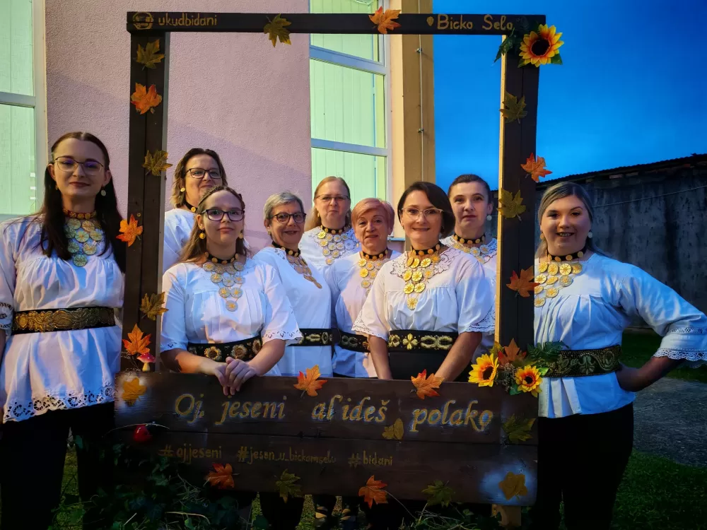 Bicko Selo 26. put domaćin manifestacije “Oj, jeseni, al’ ideš polako!” – UKUD Biđani obilježili 40 godina rada