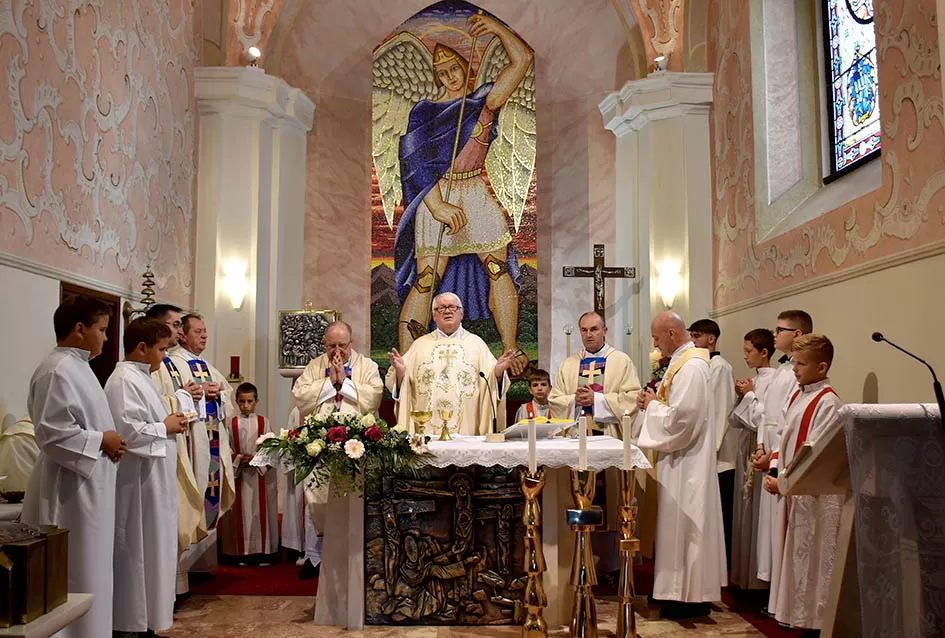 Blagdan sv. Mihaela svečano obilježen u Župi Stražeman: Vjera, tradicija i obiteljsko okupljanje