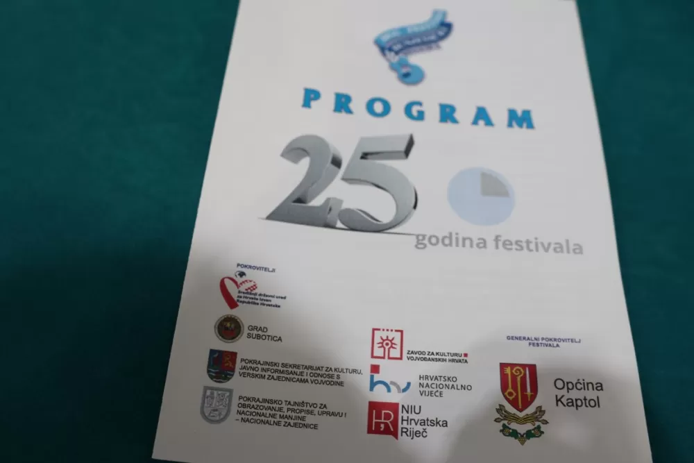 Tamburaši Podrumski bećari i Astal osvojili nagrade na subotičkom festivalu, koji je priznanje dao požeškom novinaru