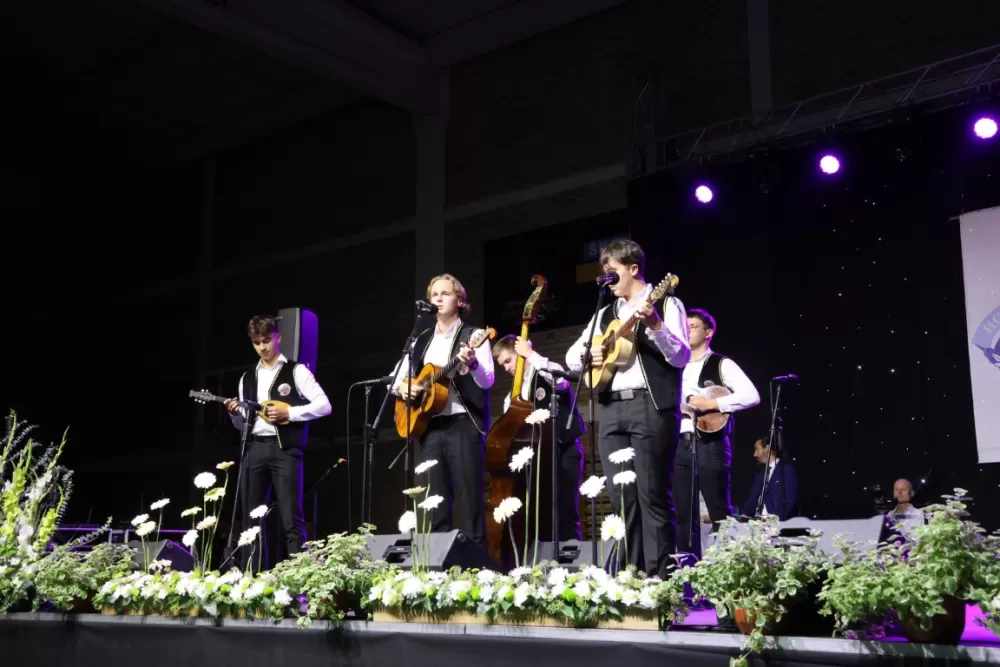 Tamburaši Podrumski bećari i Astal osvojili nagrade na subotičkom festivalu, koji je priznanje dao požeškom novinaru