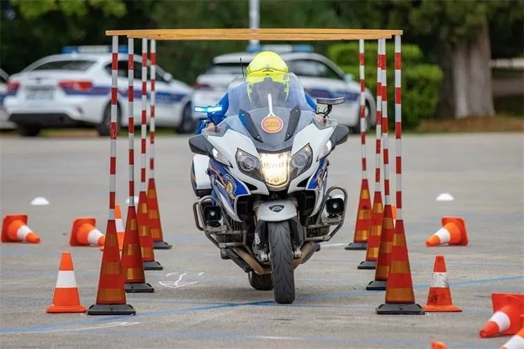 Natjecanje policijskih motorista u Puli: Policijski službenik požeško-slavonske policije Ivan Bosanac osvojio treće mjesto 