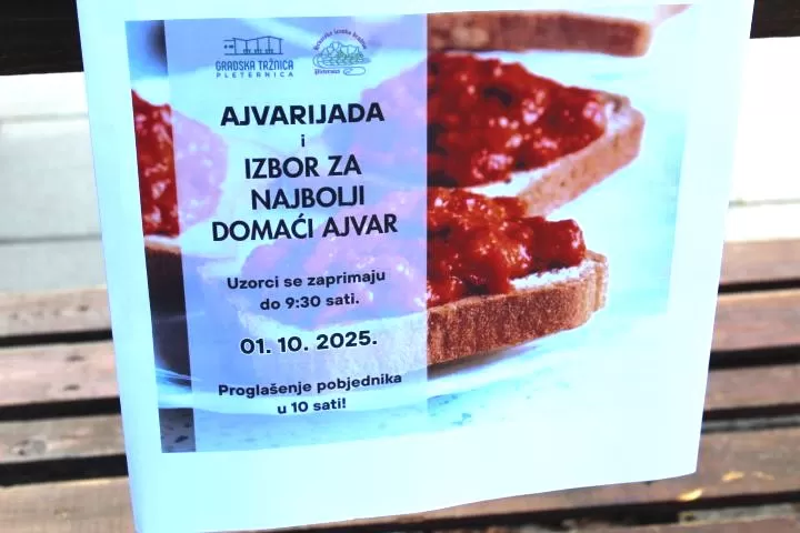 Marica Kožumanac iz Zagrađa i članice Hrvatskog ženskog društva pripremili najbolji ajvar