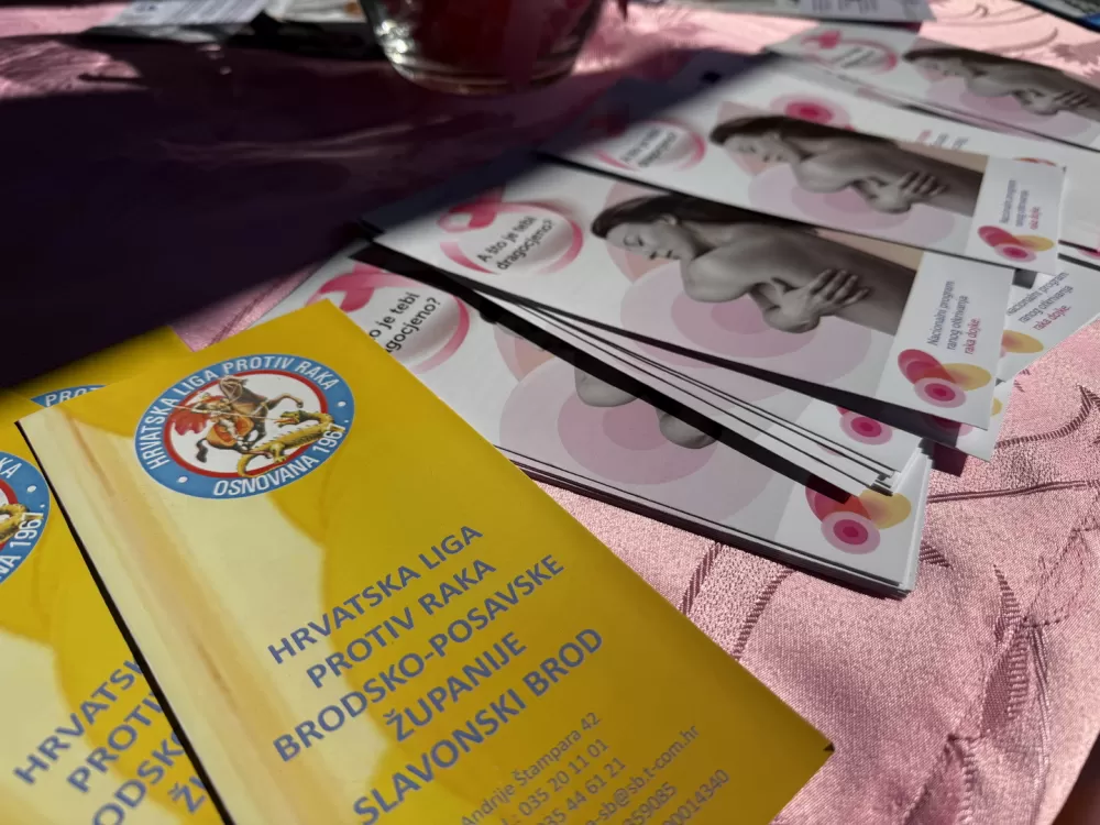 Zajedno za zdravlje žena - obilježen Dan ružičaste vrpce u Slavonskom Brodu