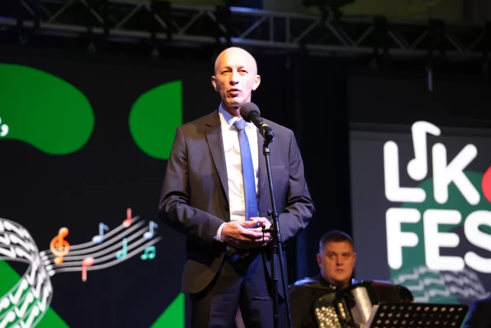 Davorski tamburaši Satir na Lika Festu - ovog ponedjeljka prikaz spota na CMC TV