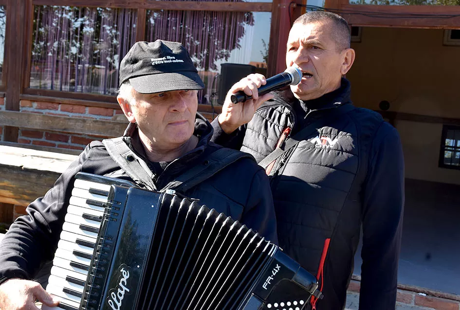 [FOTOGALERIJA] Željko Rodić  skuhao najbolji kotlić na 14. kaptolačkoj pudarijadi