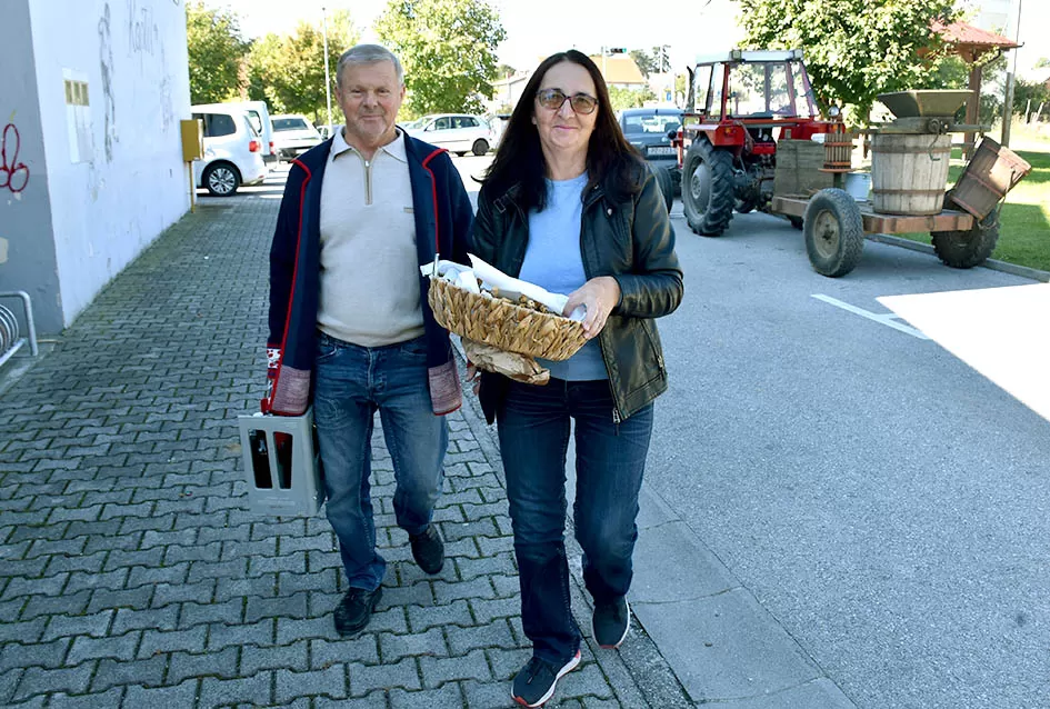 [FOTOGALERIJA] Željko Rodić  skuhao najbolji kotlić na 14. kaptolačkoj pudarijadi