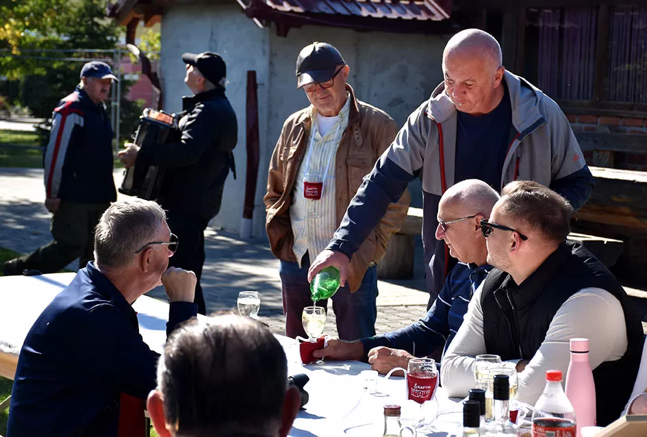 [FOTOGALERIJA] Željko Rodić  skuhao najbolji kotlić na 14. kaptolačkoj pudarijadi