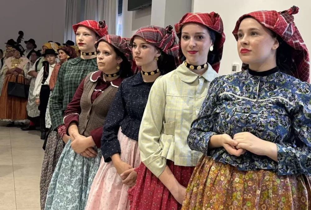 Slavila rakija, tradicija i pjesma: U Podcrkavlju održana 16. „Rakijada“