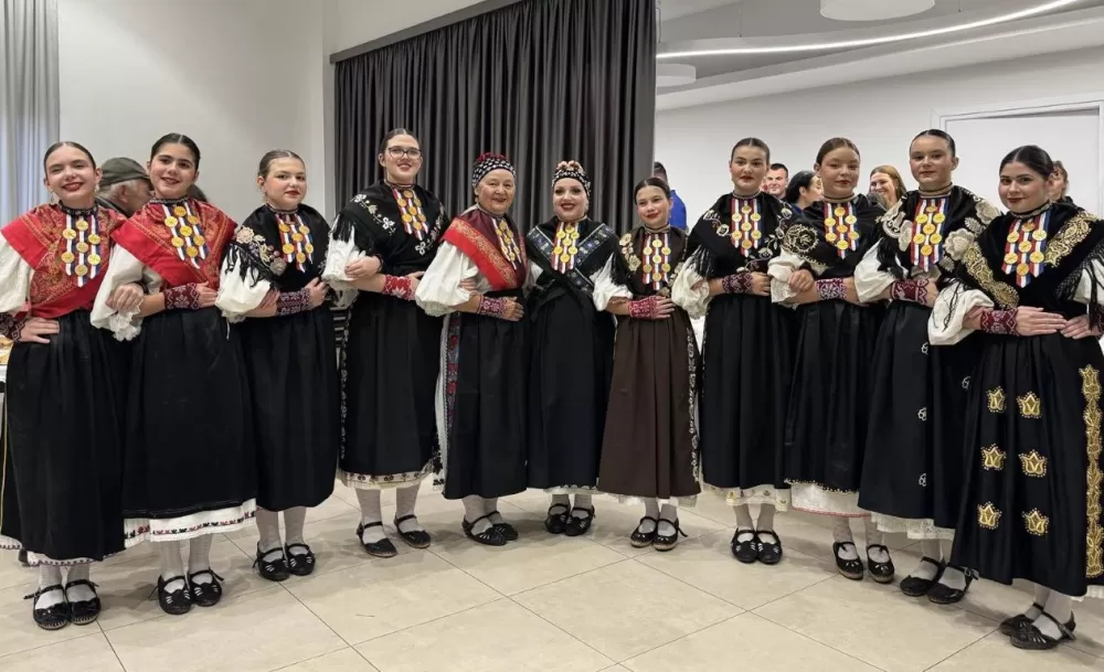 Slavila rakija, tradicija i pjesma: U Podcrkavlju održana 16. „Rakijada“