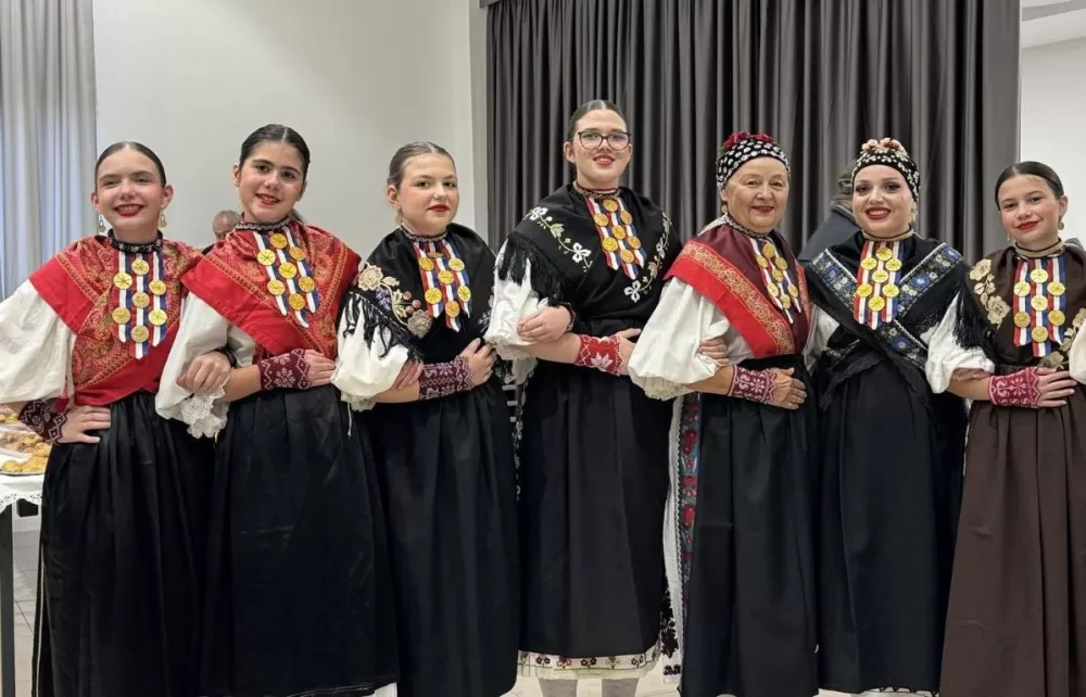 Slavila rakija, tradicija i pjesma: U Podcrkavlju održana 16. „Rakijada“