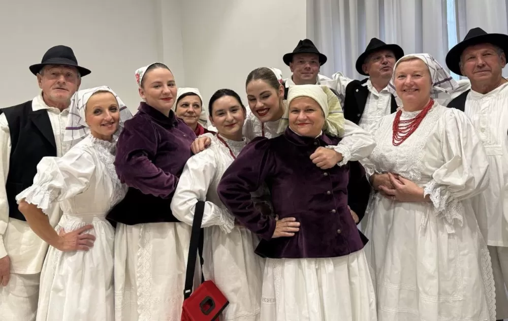 Slavila rakija, tradicija i pjesma: U Podcrkavlju održana 16. „Rakijada“