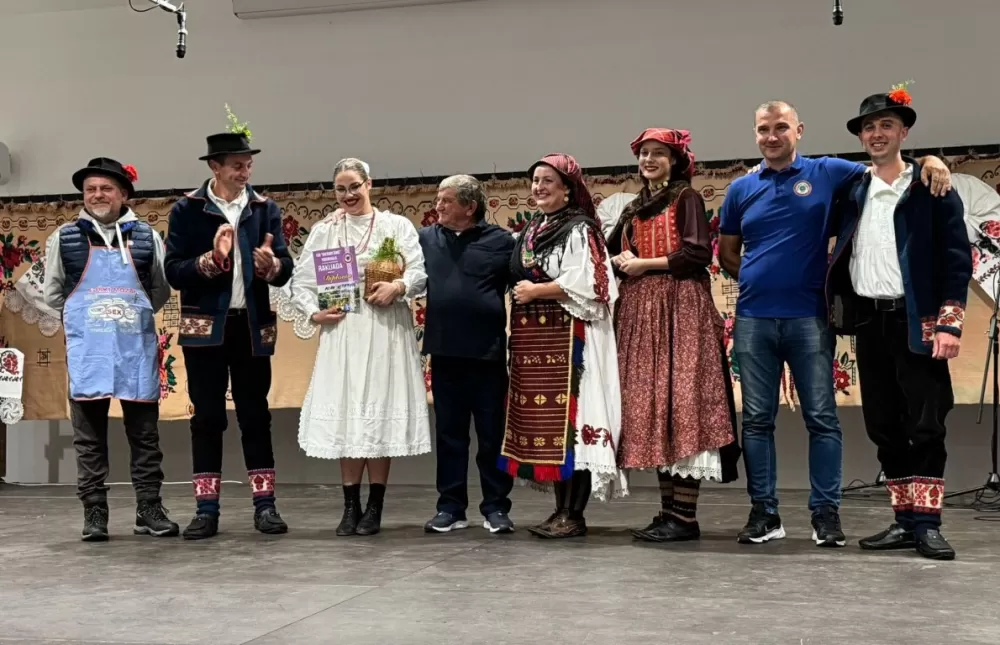 Slavila rakija, tradicija i pjesma: U Podcrkavlju održana 16. „Rakijada“