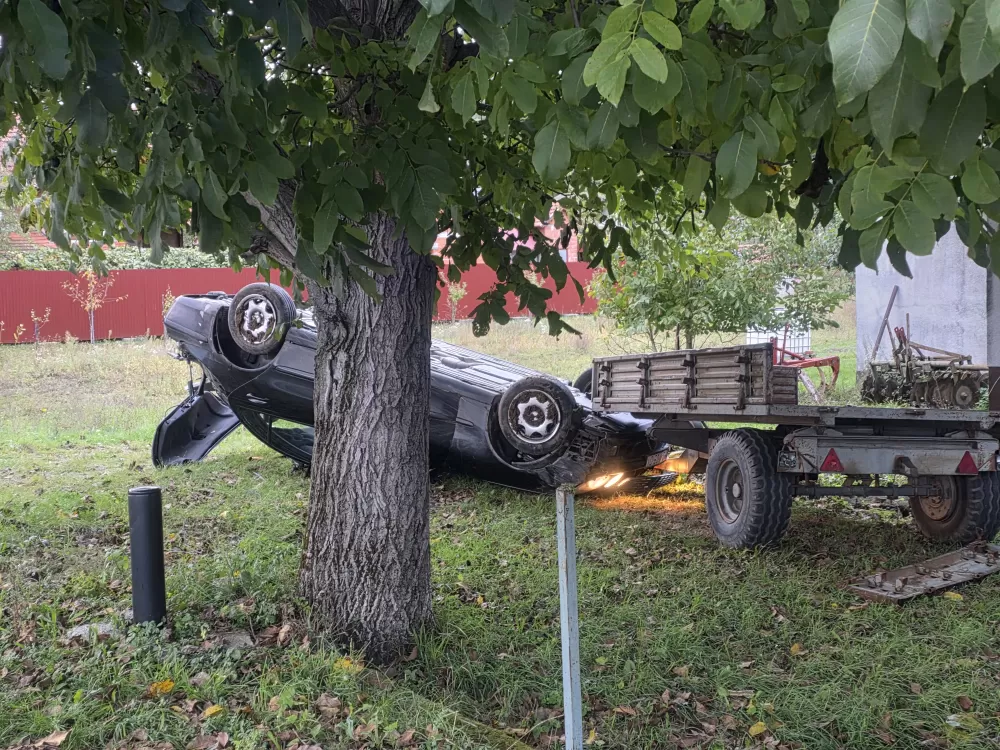 Požega.eu | Slijetanje Mercedesa u Trenkovu: Vozač završio u bolnici, uzrok nesreće još nije poznat