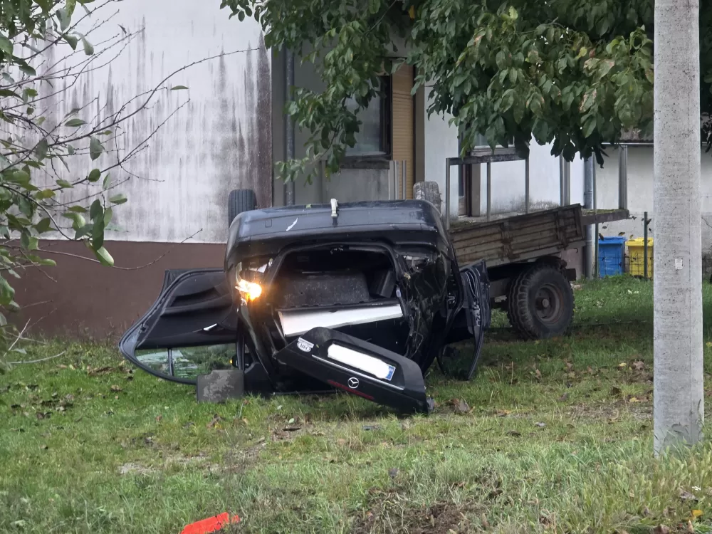 Slijetanje Mercedesa u Trenkovu: Vozač završio u bolnici, uzrok nesreće još nije poznat