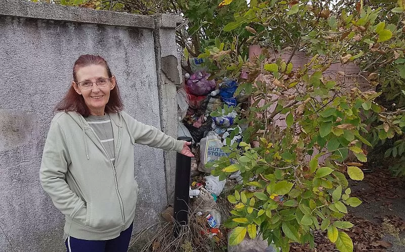 Gomila se divlje smetlište u Zagorskoj, osim susjeda nitko od pozvanih ne reagira