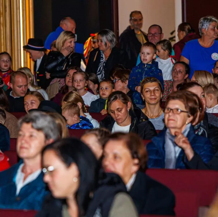 KULTURNO-UMJETNIČKO DRUŠTVO „ORLJAVA“: Smotra dječjeg folklora „Kolo malih koraka”