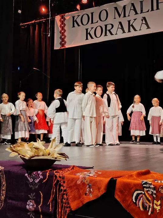 KULTURNO-UMJETNIČKO DRUŠTVO „ORLJAVA“: Smotra dječjeg folklora „Kolo malih koraka”