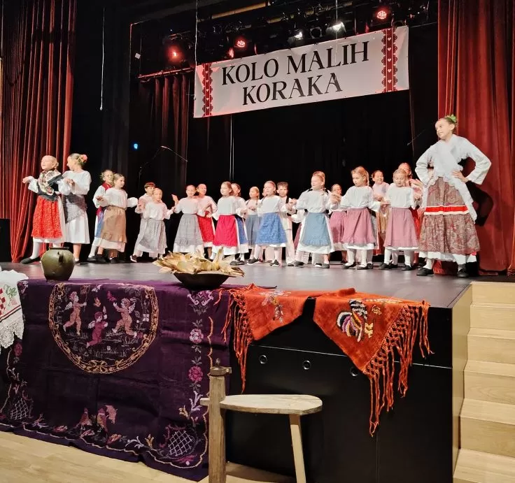 KULTURNO-UMJETNIČKO DRUŠTVO „ORLJAVA“: Smotra dječjeg folklora „Kolo malih koraka”