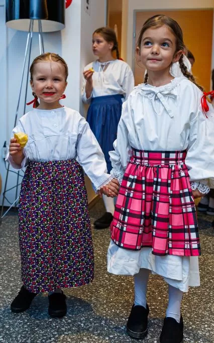 KULTURNO-UMJETNIČKO DRUŠTVO „ORLJAVA“: Smotra dječjeg folklora „Kolo malih koraka”