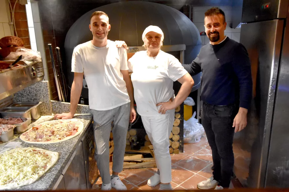 Mama mia u Požegi iznenadila nas je vrhunskom ponudom jela s roštilja po veoma prihvatljivim cijenama!