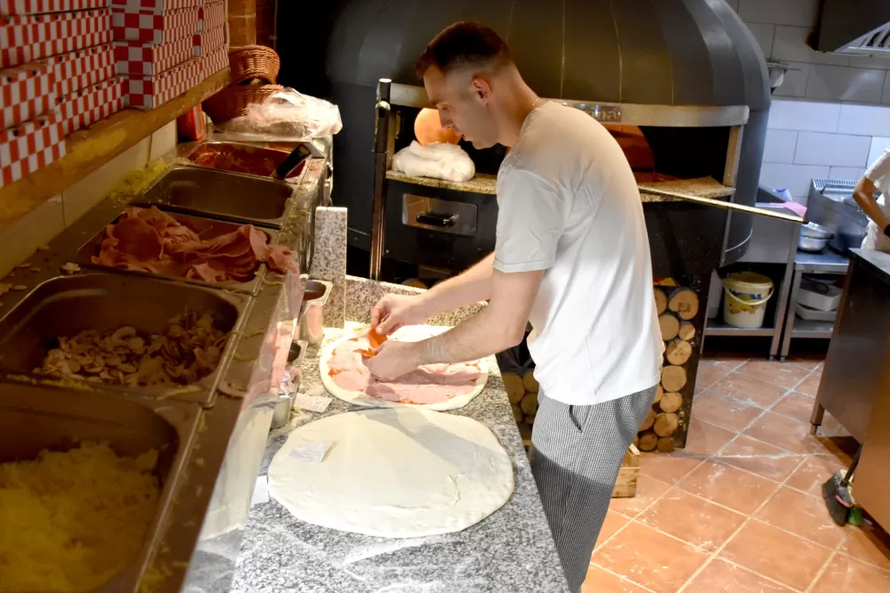 Mama mia u Požegi iznenadila nas je vrhunskom ponudom jela s roštilja po veoma prihvatljivim cijenama!