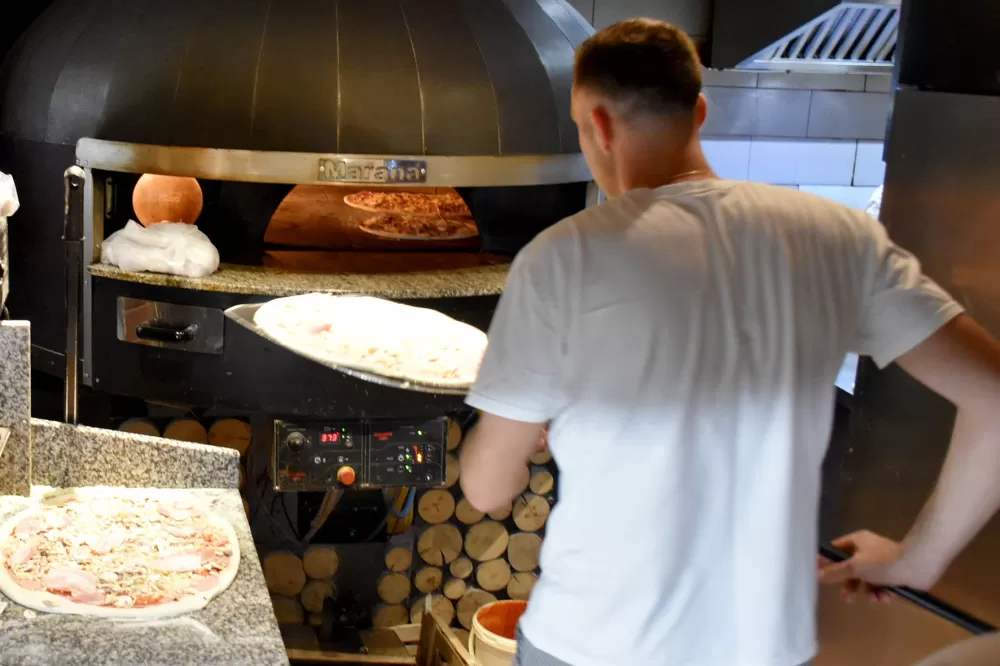 Mama mia u Požegi iznenadila nas je vrhunskom ponudom jela s roštilja po veoma prihvatljivim cijenama!