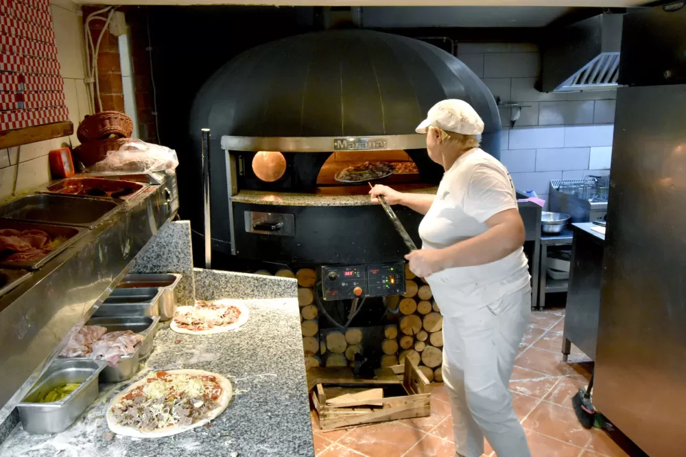 Mama mia u Požegi iznenadila nas je vrhunskom ponudom jela s roštilja po veoma prihvatljivim cijenama!