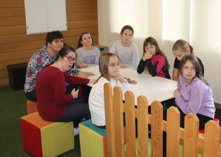 „ČETVRT KNJIGE“ U PLETERNICI: Na Zelenoj radionici predstavljene slikovnice Martine Markov uz druženje s galebom Markom