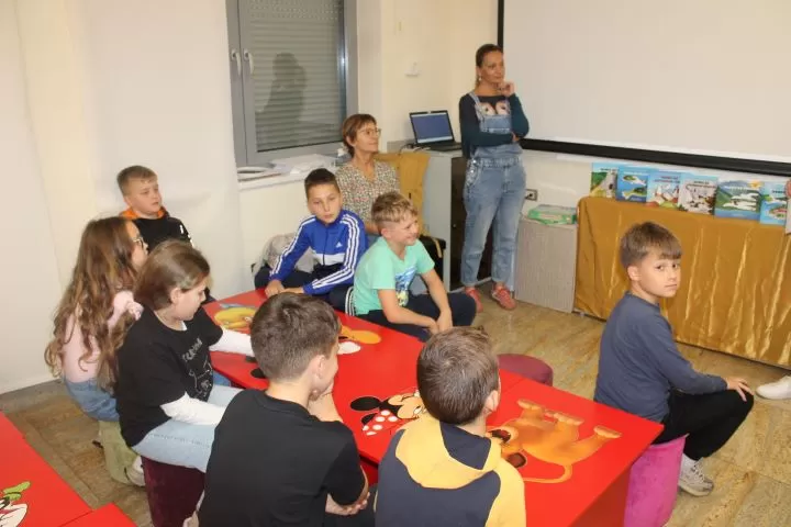„ČETVRT KNJIGE“ U PLETERNICI: Na Zelenoj radionici predstavljene slikovnice Martine Markov uz druženje s galebom Markom