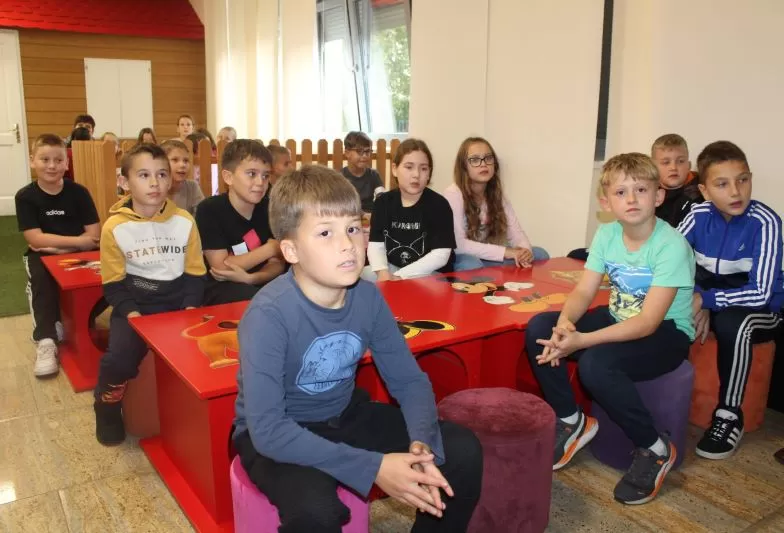 „ČETVRT KNJIGE“ U PLETERNICI: Na Zelenoj radionici predstavljene slikovnice Martine Markov uz druženje s galebom Markom