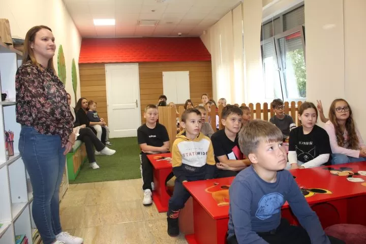 „ČETVRT KNJIGE“ U PLETERNICI: Na Zelenoj radionici predstavljene slikovnice Martine Markov uz druženje s galebom Markom