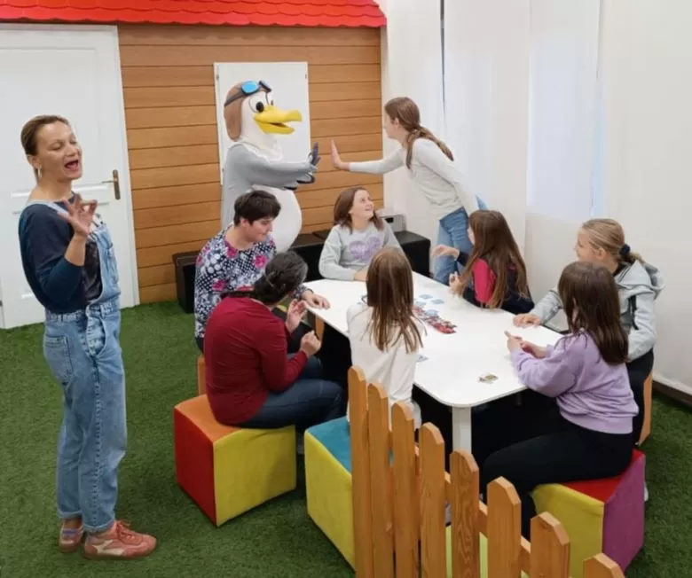 „ČETVRT KNJIGE“ U PLETERNICI: Na Zelenoj radionici predstavljene slikovnice Martine Markov uz druženje s galebom Markom