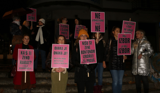 SB Online | Noćni marš na Korzu povodom Međunarodnog dana borbe protiv nasilja nad ženama