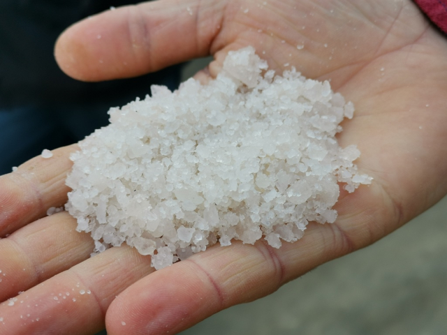 Požega.eu | Minusi i snijeg: Po sol za posipanje dođite u Komunalac