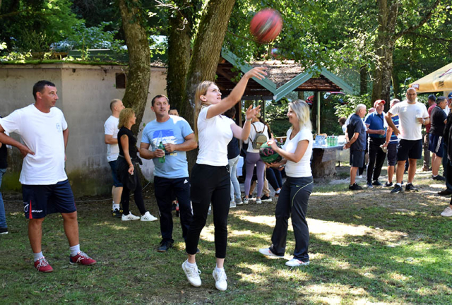 Požega.eu | [FOTO] ODRŽANE RADNIČKE SPORTSKE IGRE ZAPOSLENIH U KUTJEVU D.D.: Njeguju tradiciju druženja i zajedništva