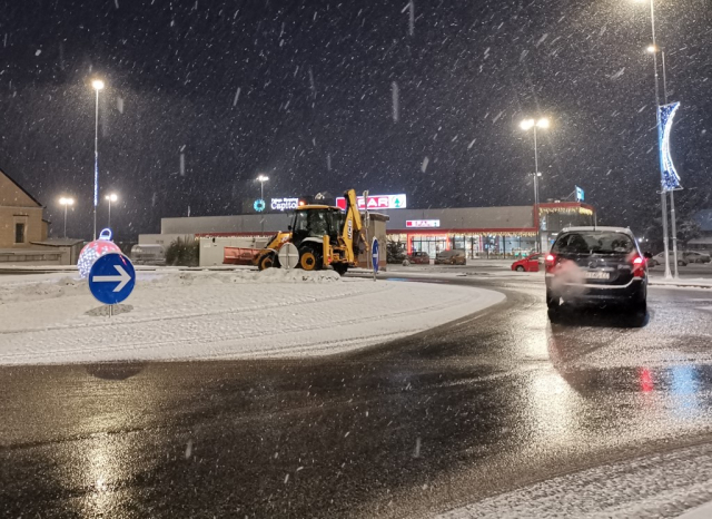 Požega.eu | Snijeg u Požegi: Zimska služba na terenu je od tri sata