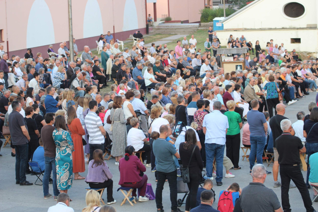 Požega.eu | [FOTO] Svečano misno slavlje uoči Male Gospe okupilo brojne vjernike u Kutjevu