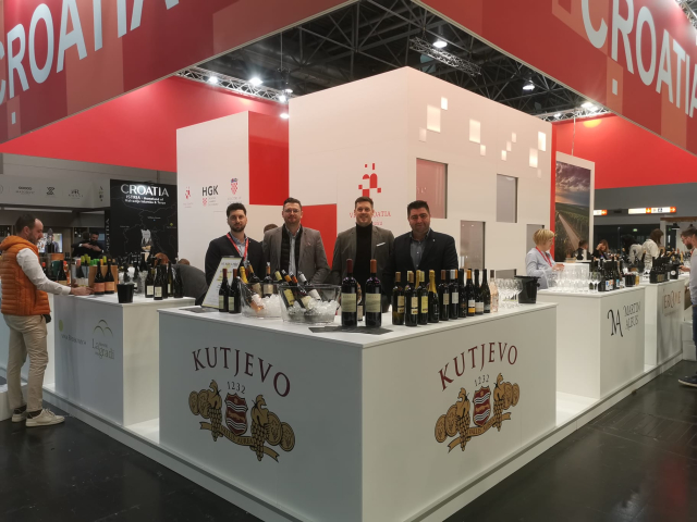 NAŠI VINARI U EUROPI:  Vinarija Kutjevo predstavila u Dusseldorfu dva nova vina, a još su izlagali Krauthaker i Galić, te Destilerija Šimić  