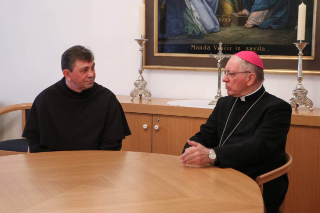 Požega.eu | [FOTO] Prvi susret novoimenovanog i dosadašnjeg požeškog biskupa