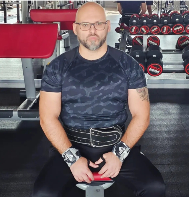 Požega.eu | STAZAMA SPORTA: Pleterničanin Robert Dolovcak ima ambicije u bodybuildingu uključujući i velika natjecanja