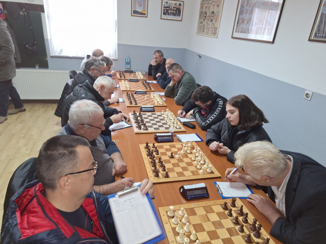 SB Online | Šahovski klub Đuro Đaković 2 i dalje drži vodstvo nakon 4 kola 